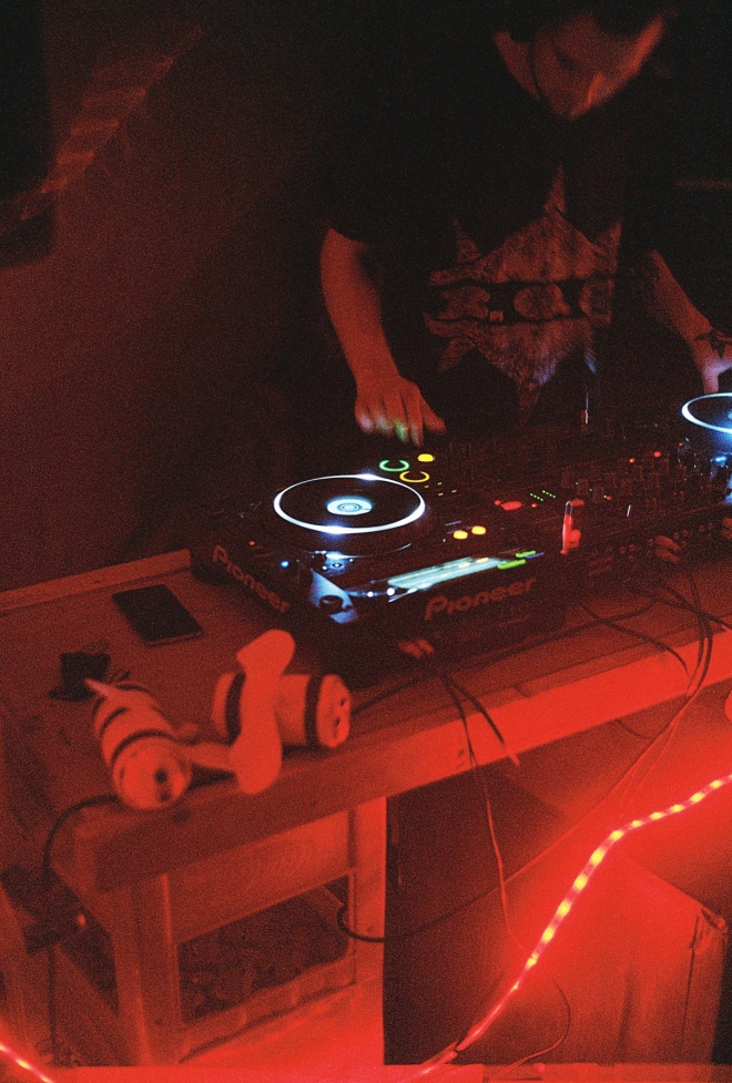 53 SOS x DUNGEON, Cofe de la Ostrava, B